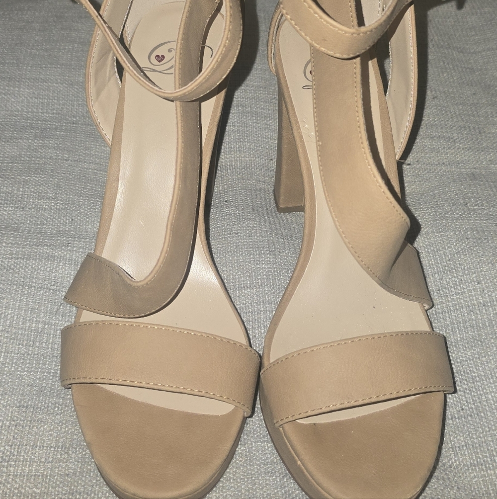 Chic Tan Women's Heels